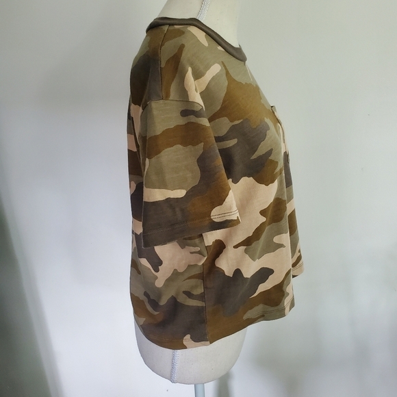 Madewell Cottontail Camo Cropped Tee - Picture 6 of 9